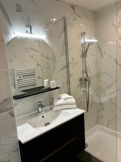 L'Olivier - Calme, Chaleureux, Proche Transports Apartment ลียง ภายนอก รูปภาพ